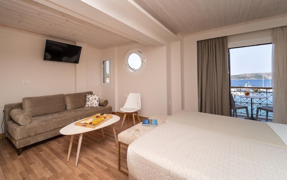 Karalis City Hotel Pülosz Kültér fotó