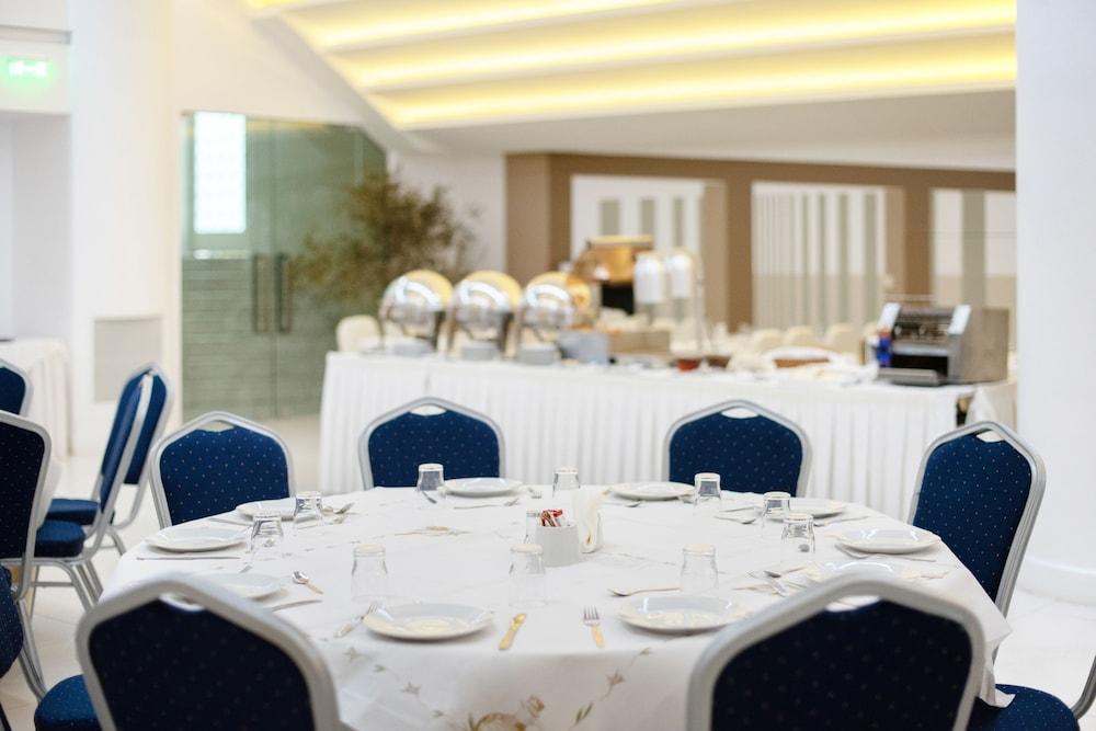 Karalis City Hotel Pülosz Kültér fotó