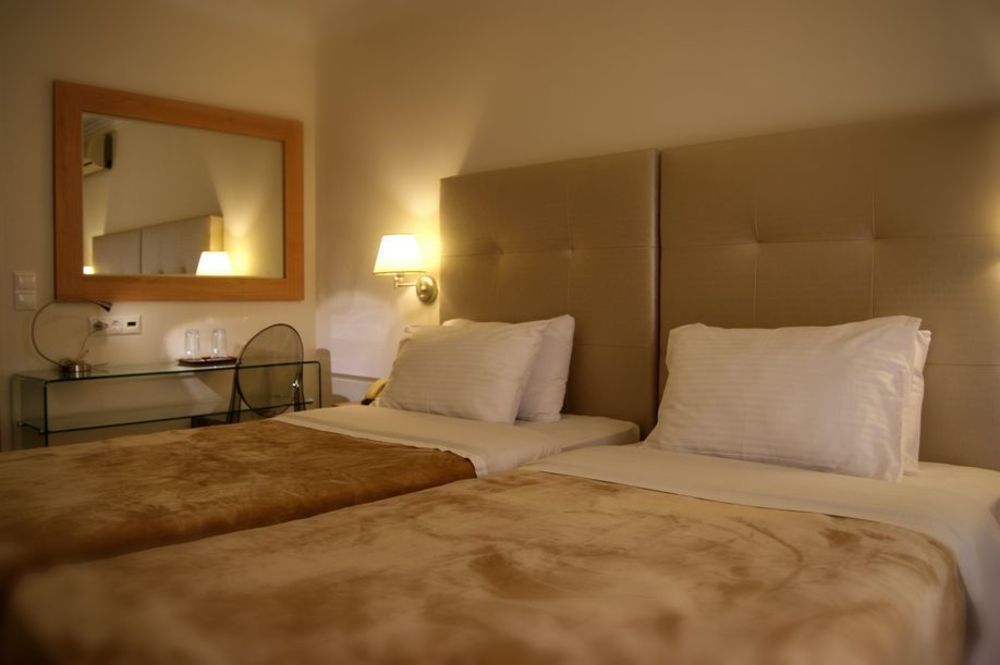 Karalis City Hotel Pülosz Kültér fotó
